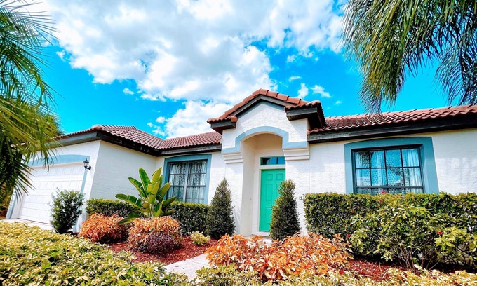 Buena Ventura Lakes Casa | Casa Feliz Kissimmee Lake Nona Pool Home