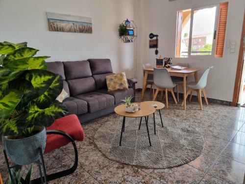 Molino del Chirrete Apartamento | Casa Feliz - Penthouse in San Pedro del Pinatar 100m from shops & 500m from beach & boulevard