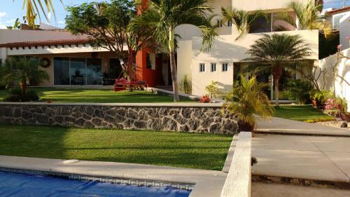 Burgos Bugambilias Casa | Casa Flor de Mayo