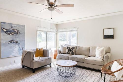 Little Italy Apartamento | Casa Flora -2BR- FREE Parking in Little Italy!