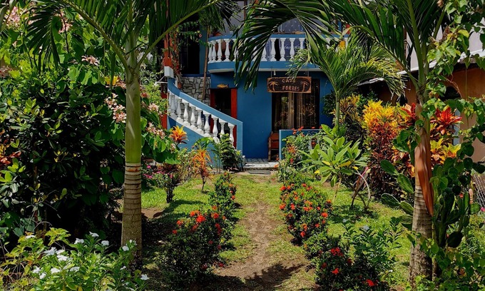 Tortuguero Chalet De Esquí | CASA FORBES Apartamento completamente equipado en 1° piso para ti y tu familia