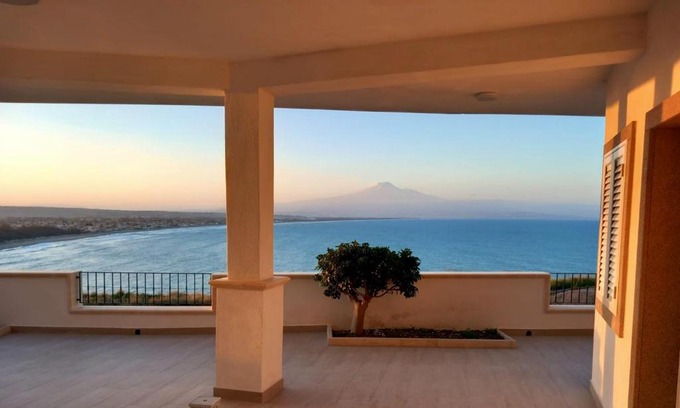 Costa Saracena-Castelluccio Casa | Casa Framaibla - la veranda sull'Etna