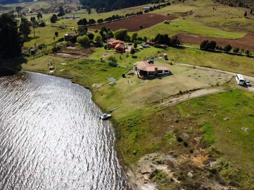 Toca Chalet De Esquí | Casa frente al lago - Toca, Boyacá