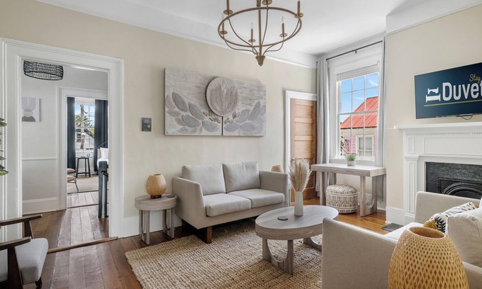 Radcliffeborough Casa | Casa Fuego - Suite B | Private Porch