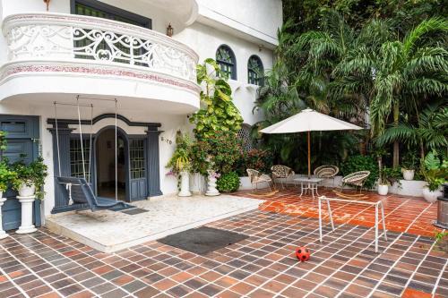 Castillogrande Casa | Casa Gaitán Beach and comfort by the sea