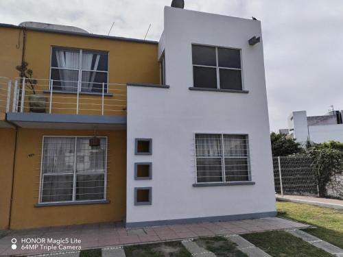 Querétaro Casa | Casa Gerbera Queretaro