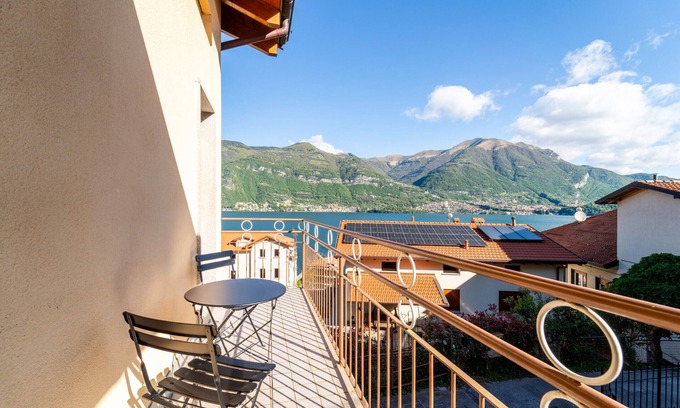 Lezzeno Chalet De Esquí | Casa Giulia by Wonderful Italy