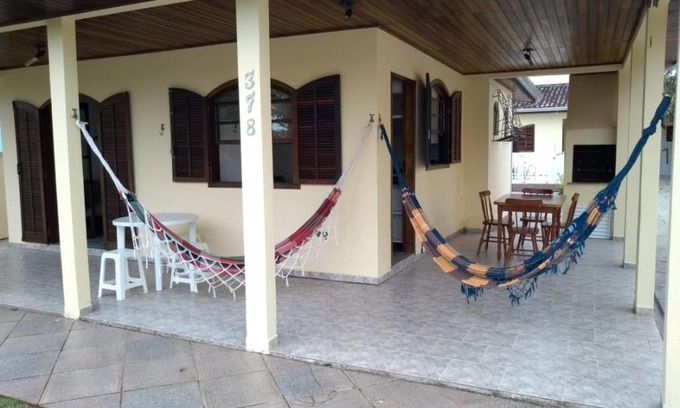 Guaratuba Casa | Casa Guaratuba espaçosa e confortável