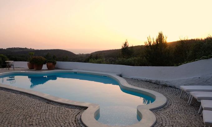 Charneca Villa | Casa Guincho Propiedad única con vista al mar, a 2 minutos de la playa de Guincho.