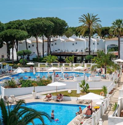 Urbanización Hacienda las Chapas Casa | Casa Hibiscus Marbella