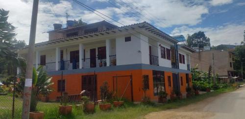 Raquira Casa | Casa hospedaje la quebradita