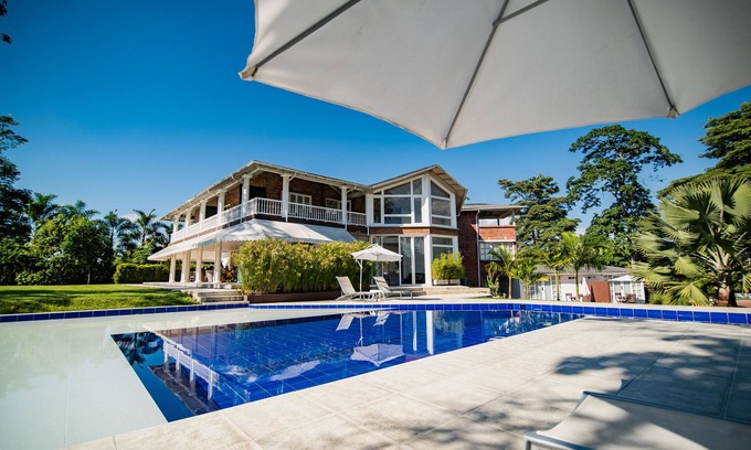 Armenia Hotel | Casa Hotel El Triangulo