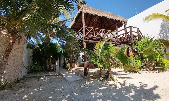 Chelem Villa | Casa Huul Kiin, con hermosa piscina maya y palapa!