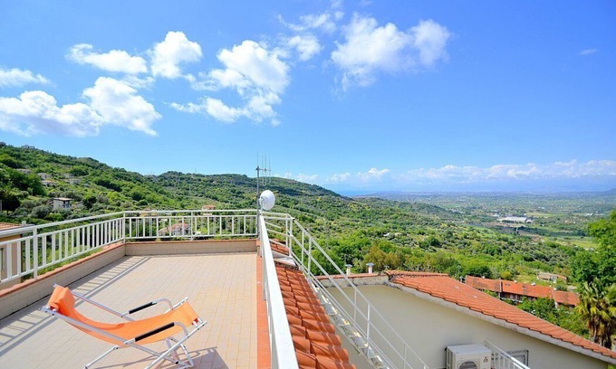 Ogliastro Cilento Casa | Casa Imma A: A welcoming apartment situated in a quiet location, a few minutes from the town center, with Free WI-FI.