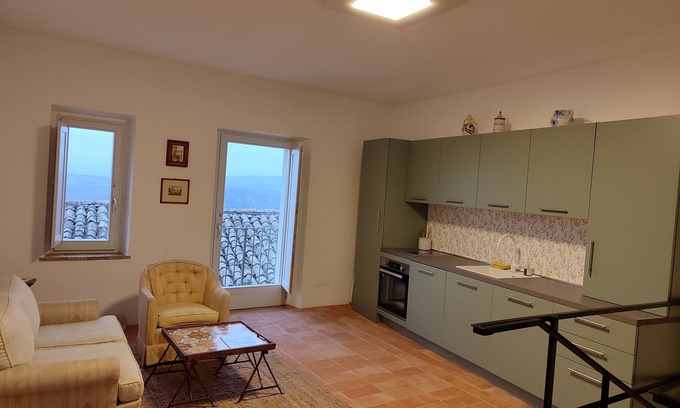 Montecchio Apartamento | Casa in Collina - nel Borgo di Tenaglie