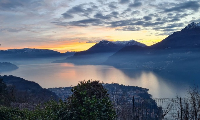 Dervio Casa | Acogedora y Cuidada Casa Adosada con Espectaculares Vistas al Lago de Como