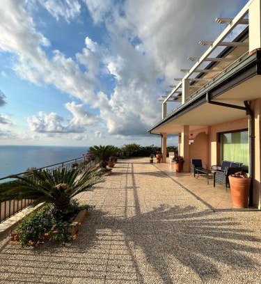 Marina di Zambrone Casa | Casa indipendente con vista mare