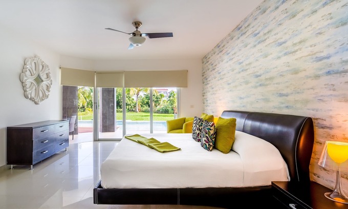 Puerto Juarez Condominio | Casa Iris 2 Bedroom Condo by Redawning