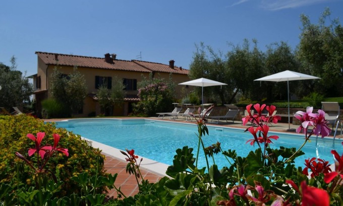 Ciggiano Otro | bonita casa con piscina en una posición panorámica, cerca de Ciggiano
