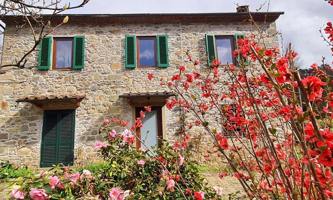 Casoli Casa | Casa Millefiori, Village House near Bagni Di Lucca with Large Garden and Pool.