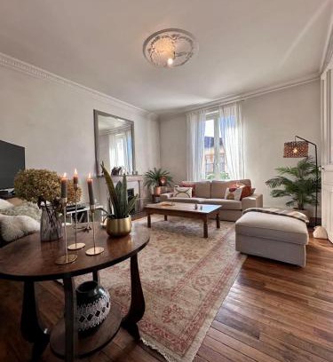 Brive-la-Gaillarde Apartamento | Casa Jaurès - T4 style haussmannien - Proche gare - Place de parking