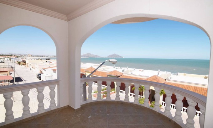 Villas de Las Palmas Condominio | Casa Jerry - San Felipe Accommodation for large groups. 10 bedrooms