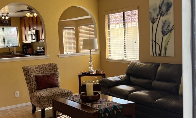 Northeast Heights Casa | Casa Klimt. Cozy home in a quiet neighborhood.