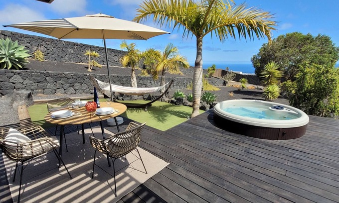 La Asomada Apartamento | Casa La Asomada con jacuzzi privado, vistas al mar, wifi, aire acondicionado