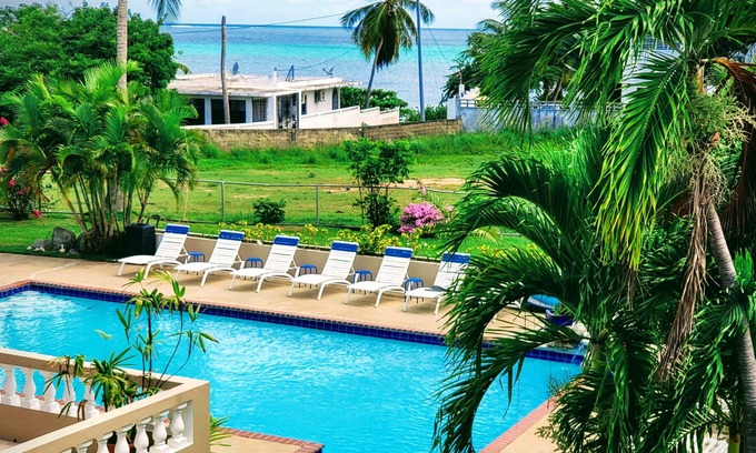 Florida Casa | Casa Ladera Downstairs- A Tropical Beach & Pool Experience