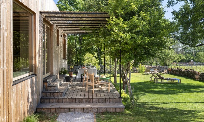 Mercurey Casa | Casa Ladoit (7 p) view of the vineyards | architect's house