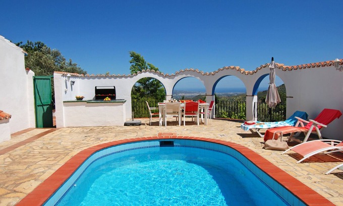 Comares Villa | MAGNÍFICO CHALÉ 6P-PISCINA-PRIVACIDAD-WIFI-TERRAZAS-JARDÍN-VISTAS-BBQ-MASCOTAS