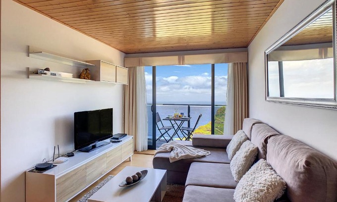Sao Jorge Casa | Casa Leão de Ouro by LovelyStay