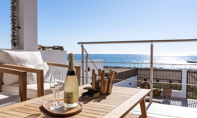 Bahia Dorada Chalet De Esquí | Casa Leon - Beachfront Townhouse