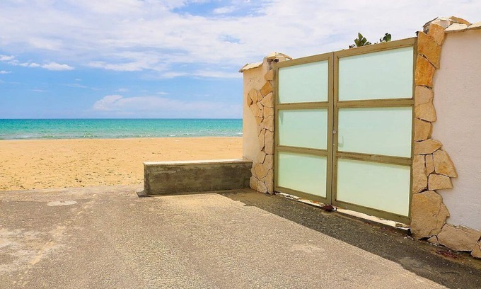 Agnone Bagni Casa | Casa Libezia: A welcoming apartment located right on the beach, with Free WI-FI.