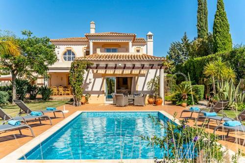 Estombar Villa | Casa Limoeiro