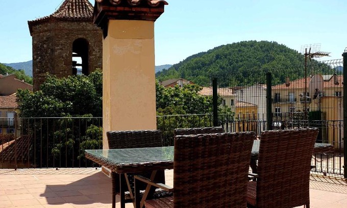 Sant Joan de Les Abadesses Apartamento | Casa Lola - Terraza panorámica en el centro del pueblo