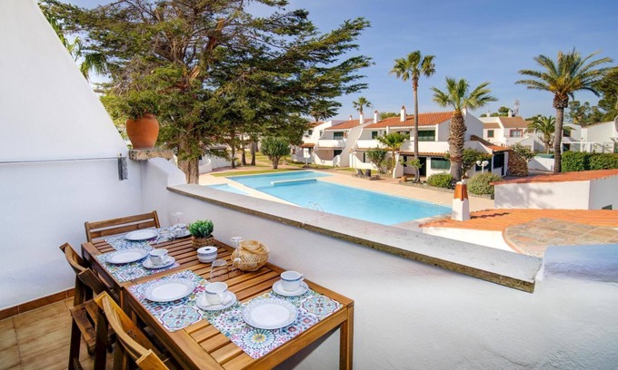 Cala'n Bosch Apartamento | Casa Lola Apartamento sereno y lujoso con balcón
