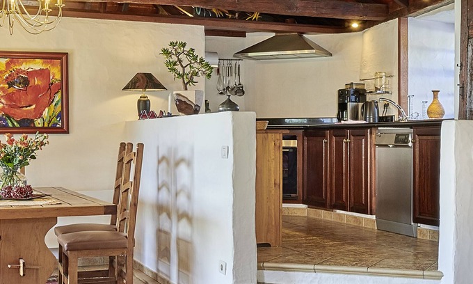 Los Llanos Casa | Casa Los Suenos cozy country house with sea and mountain views