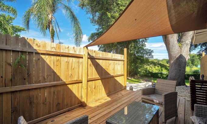 Conway Casa | Casa Luna w/Peaceful Lake view + 10min to dwtn!