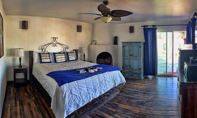 Playas de Rosarito Villa | Casa Lunita - Oceanfront, Pool and Jacuzzi