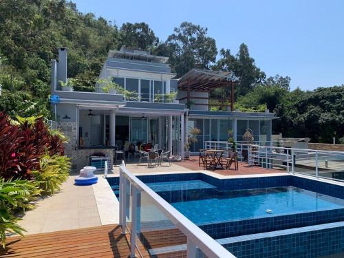 Prainha Casa | Casa luxuosa de frente para o mar