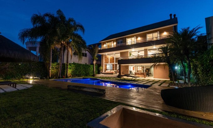 Vista Alegre Villa | Casa luxuosa em condomínio totalmente equipada