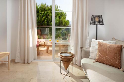 Puerto de la Duquesa Apartamento | Casa Luz Stylish Andalucian Apartment 4 Persons