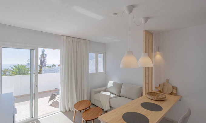 Tazacorte Apartamento | Casa Málaga by Huskalia