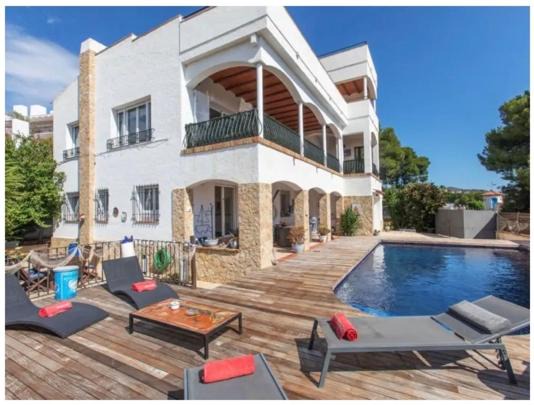 Llanca Villa | Casa Mañana