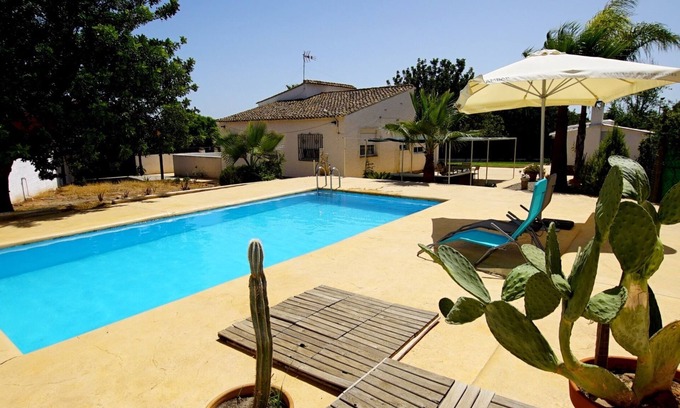 La Pobla de Vallbona Chalet De Esquí | Casa Mallaeta, la vivienda perfecta para desconectar y descansar con la familia