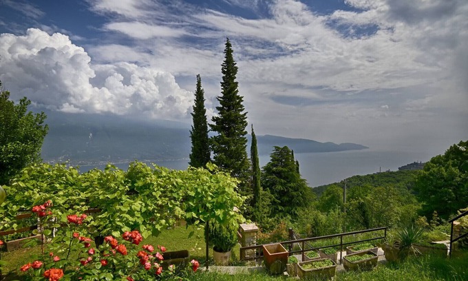Aer Apartamento | Casa mamma Gisella by Theater Home, with marvellous lake view