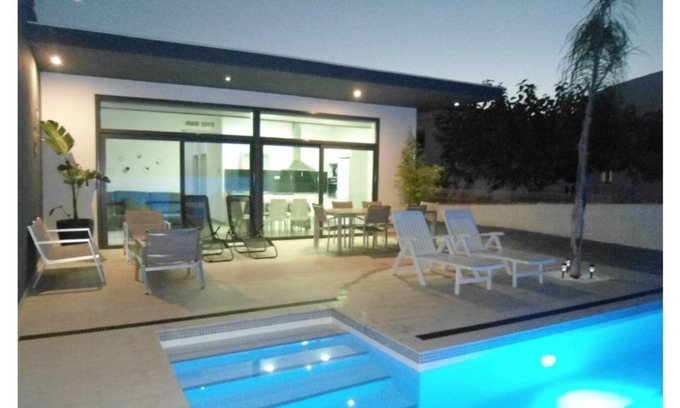 Deltebre Cabina | CASA MARIONA 8-A, PISCINA PRIVADA AGUA SALINA A 350M DE LA EXTENSA PLAYA RIO MAR