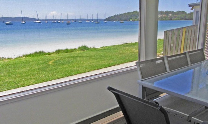 Corlette Casa | Casa Martins Absolute Waterfront House