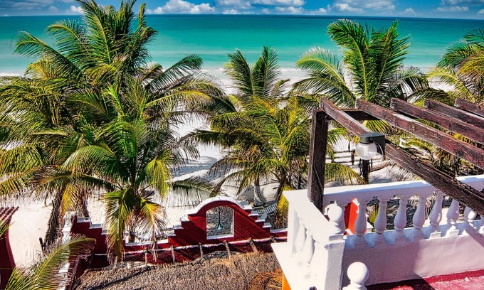 El Cuyo Cabaña | Casa Maya Beach Lodge, Robinson Crusoe life on the beach